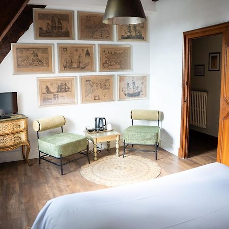 La Meffrais 1741 Bed & Breakfast Dinan Bagian luar foto