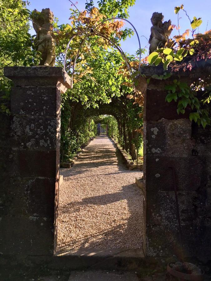La Meffrais 1741 Bed & Breakfast Dinan Bagian luar foto