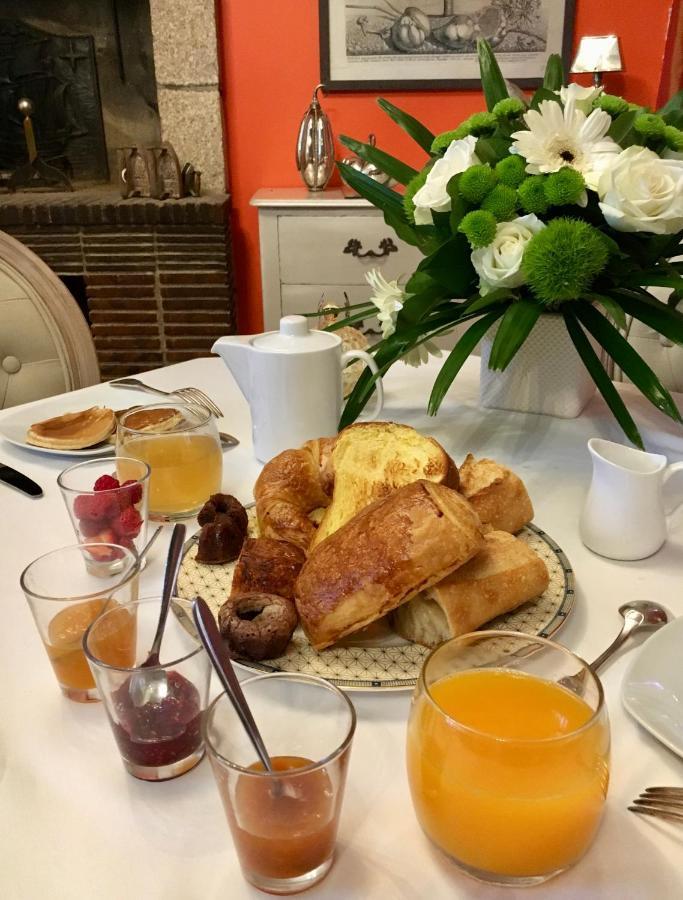 La Meffrais 1741 Bed & Breakfast Dinan Bagian luar foto