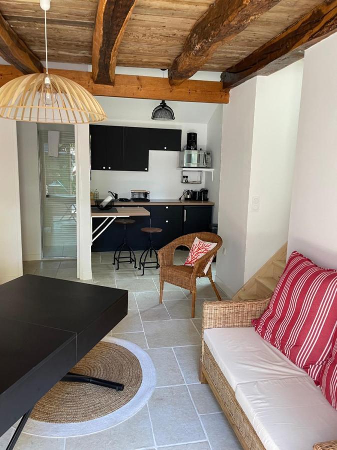 La Meffrais 1741 Bed & Breakfast Dinan Bagian luar foto