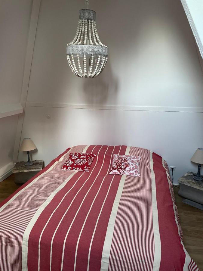 La Meffrais 1741 Bed & Breakfast Dinan Bagian luar foto