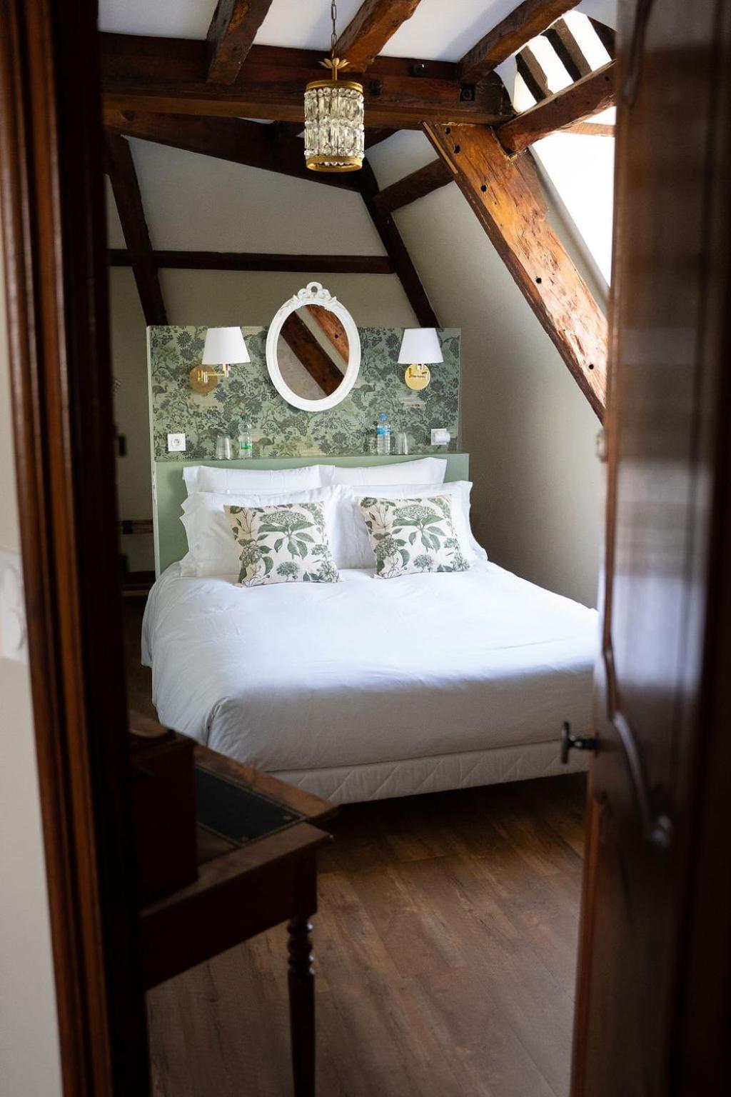 La Meffrais 1741 Bed & Breakfast Dinan Bagian luar foto