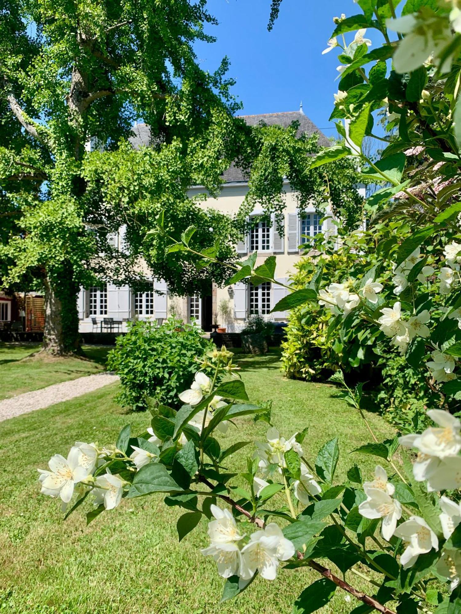 La Meffrais 1741 Bed & Breakfast Dinan Bagian luar foto